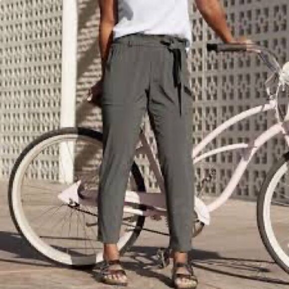 NWOT ATHLETA Skyline Paperbag Waisted Anke Pants Arbor Olive Sz Womens 0 Host - Picture 1 of 7